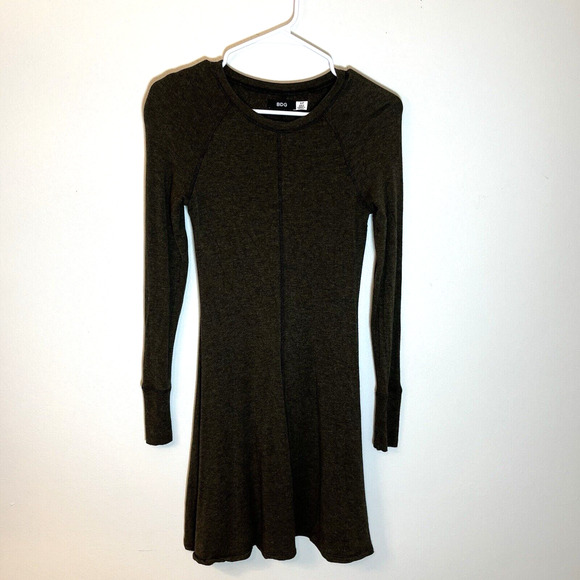 Urban Outfitters Dresses & Skirts - Urban Outfitters Dress soft stretch Long sleeve Knit BDG Olive Size S Lagen Look